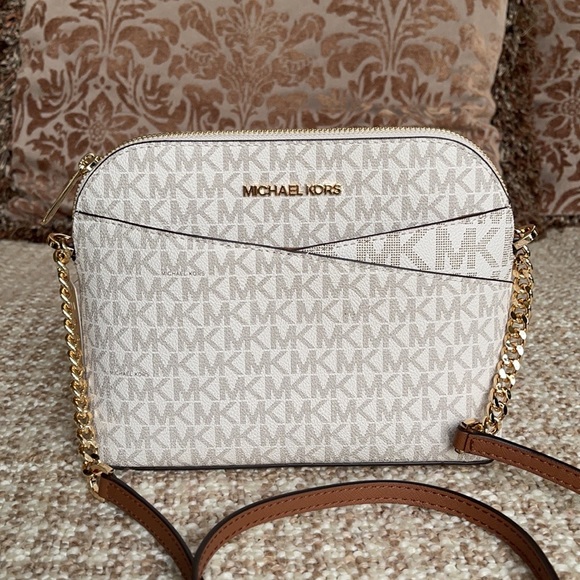 Michael Kors Jet Set Travel Medium Dome Crossbody - Picture 9 of 16